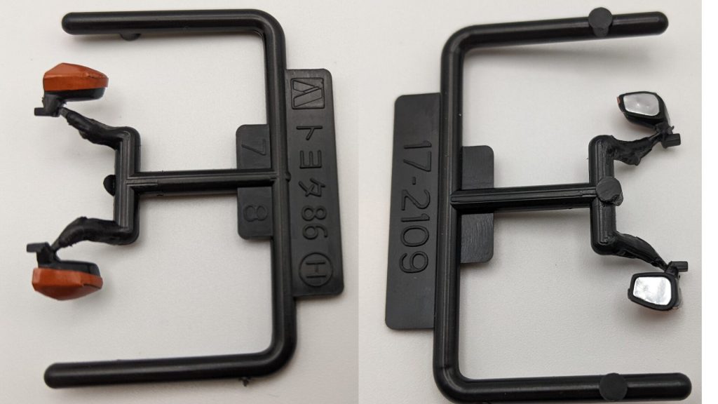 楽プラ８６のサイドミラーにシールを貼り付けた画像