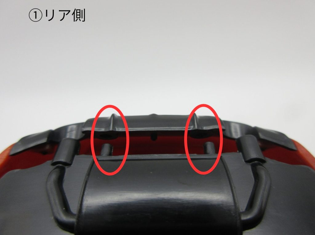 楽プラ８６のシャーシをボディに取り付ける画像（リア側）