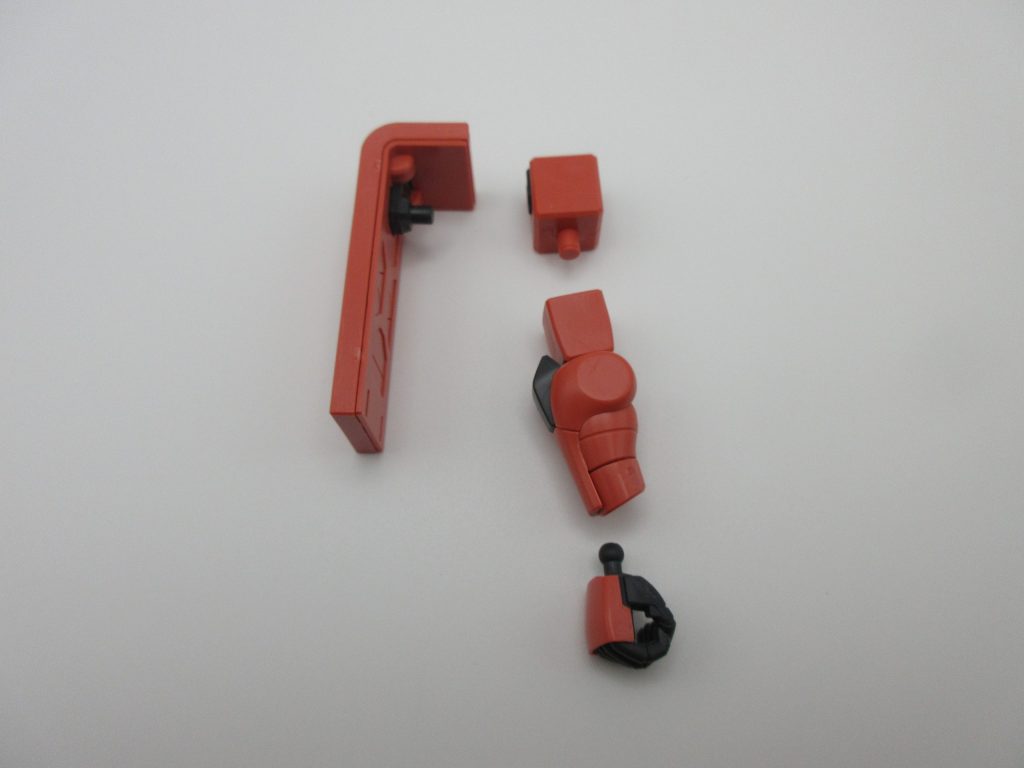 HGシャア専用ザク2の右腕の組み立てを解説する画像