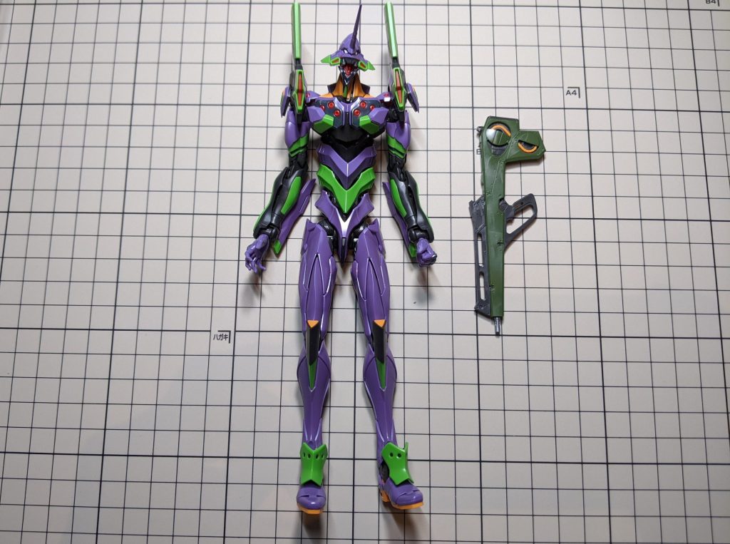 オルファカッターマットA3に組み立て済みプラモを置いた画像