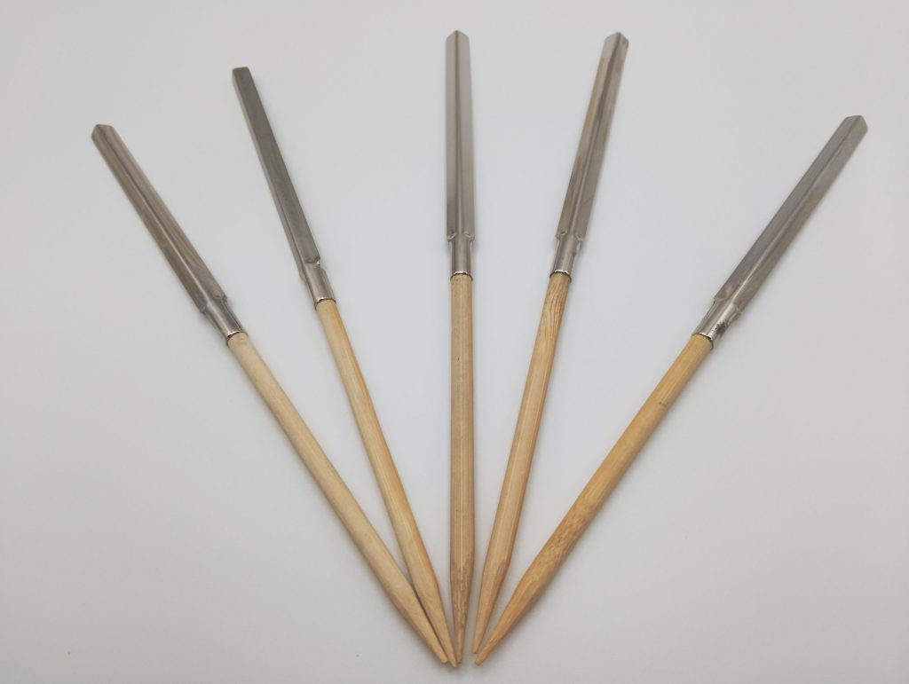 塗装棒貼るタイプを5本ならべた画像